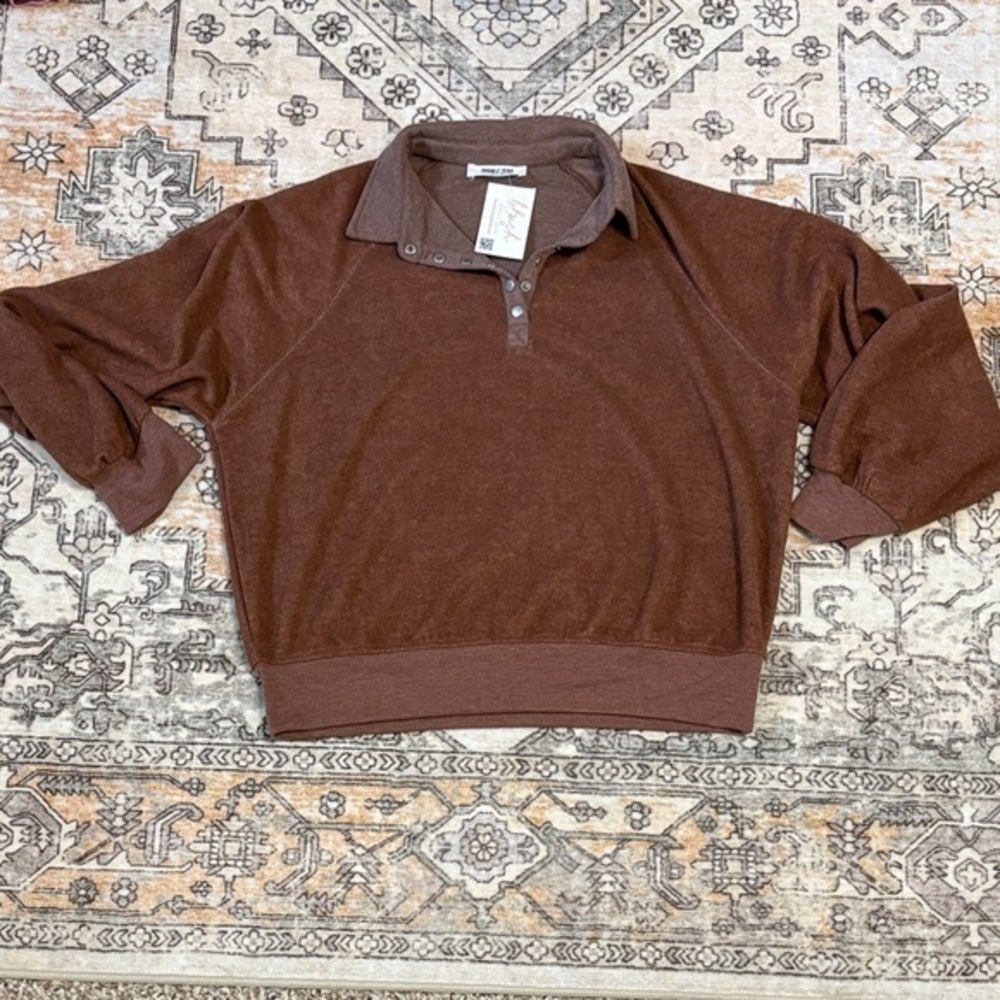 NWT DOUBLE ZERO L Buttoned Cozy Collared Crew Sweater/Sweatshirt in soft brown